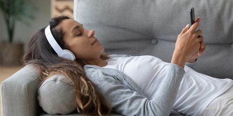 8 простых способов улучшить языковые навыки, не выходя из дома