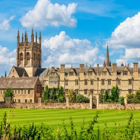 В Оксфорде построили здание, вдохновленное Толкином и коронавирусом. Там расположили общежитие и аудитории