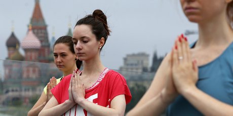 Сострадание и ясный ум: 5 принципов йоги для повседневной жизни