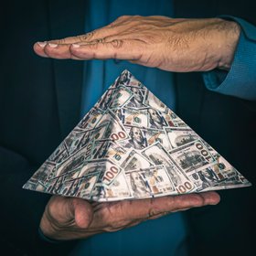 В Тюмени появилась новая финансовая пирамида: мошенники предлагали вкладываться в бизнес по аренде пауэрбанков