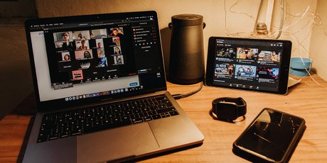 Одиночество или избыток общения: почему Zoom стал еще одной причиной тревоги и что с этим делать