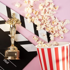 «Бугония», «F1», «Франкенштейн», «Марти Великолепный»: объявлены номинанты на «Оскар-2026» в категории «Лучший фильм»