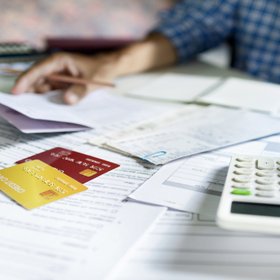 9 999 969 999 рублей — размер долга, который появился в банковском приложении россиянки из-за технического сбоя