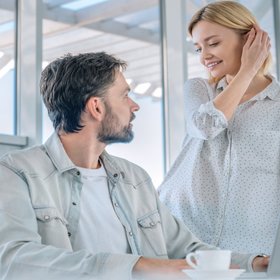 41% россиян против штрафов и увольнений за флирт на рабочем месте