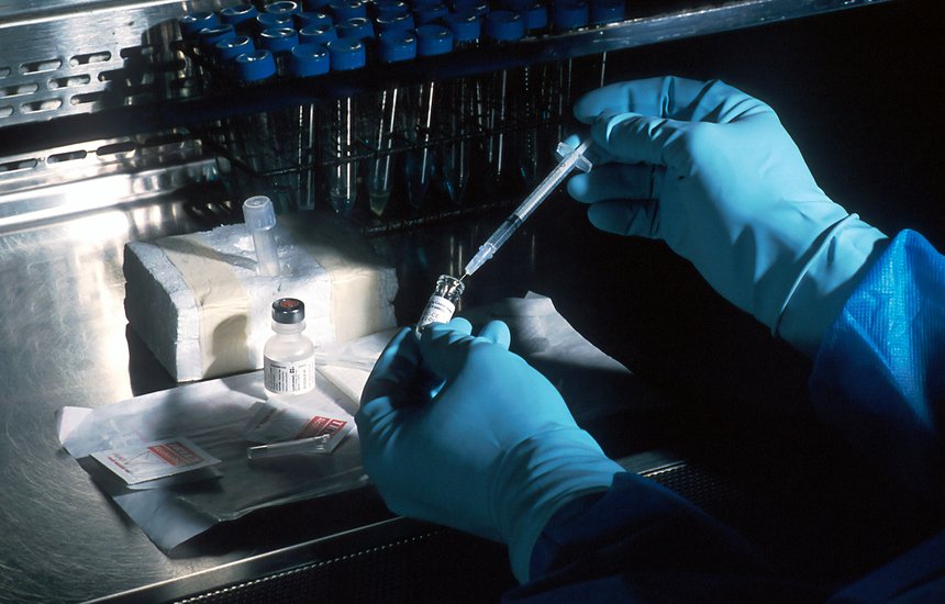 Что известно о новой вакцине против рака всех типов