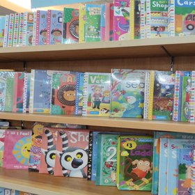 100 ученых составили список книг, которые в детстве вдохновили их заняться наукой