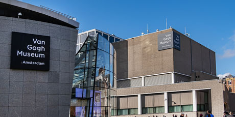 Искусствоведы называют картину «Элимар», купленную на гаражной распродаже в США за 50$, работой Ван Гога. В амстердамском музее художника с оценкой не согласны