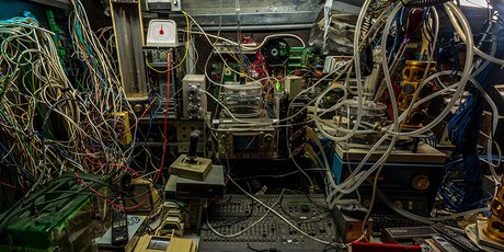 Семь видео о сложных технологиях простым языком