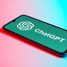 OpenAI наняли клинического психиатра из-за того, что пользователи ChatGPT сходят с ума