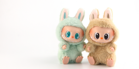 Люди массово сжигают игрушки Labubu из-за сходства с месопотамским демоном