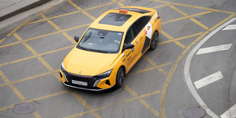 Московских таксистов хотят штрафовать за незнание города