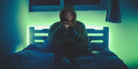 Исследование: как социальные сети превращают расставания в пытку