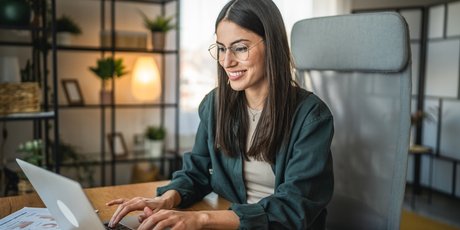 Как организовать рабочее место для удаленки дома: тренды 2025 года