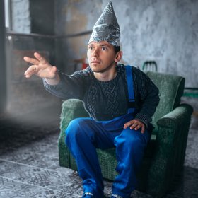 47 теорий заговора, в которые многие почему-то верят