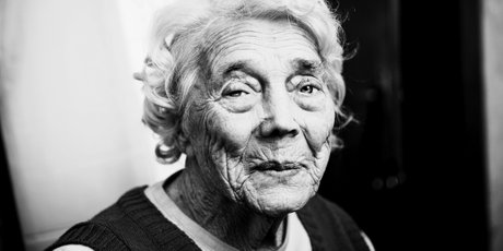 «Есть один признак возраста, который поражает меня больше любых физических изменений»: Симона де Бовуар — о старении