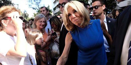 Жена Макрона станет учительницей в школе для взрослых