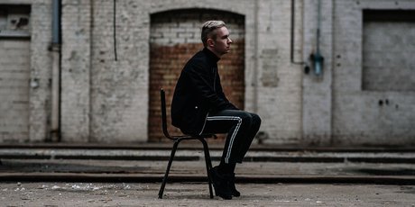 Сидеть по 8 часов в день так же вредно, как и курить: что с этим делать?