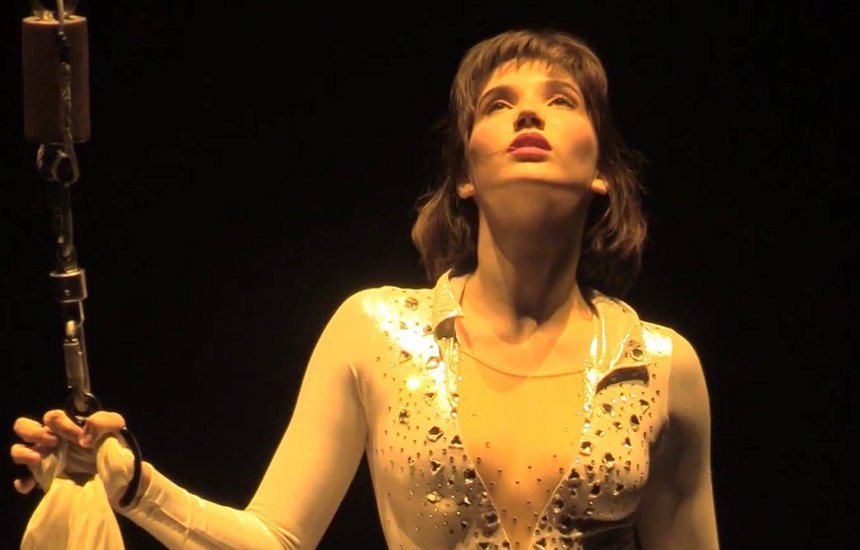 «Если вы ищете сферу, которую точно не заменит ИИ — идите в цирк» : воздушная гимнастка — о работе, зарплате и рисках