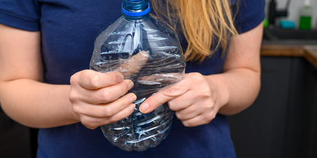 Ученые выяснили, что микропластик разрушает кости