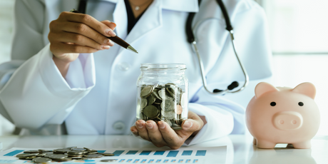 Врачи, инженеры и водители лидируют по уровню зарплат в России