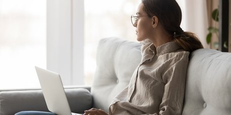 Опрос: зумеры отказываются работать на удаленке из-за одиночества