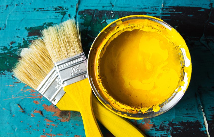 Почему людям нравится нюхать краску или лак