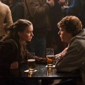 Образованные люди пьют чаще, но не напиваются и предпочитают вино