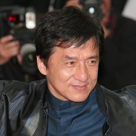 Искусственный интеллект сгенерировал смерть Джеки Чана: как отличить реальное фото от фейка