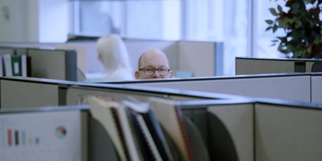 Обеды в одиночестве и постоянные драмы: 8 признаков того, что вы -- тот самый токсичный коллега