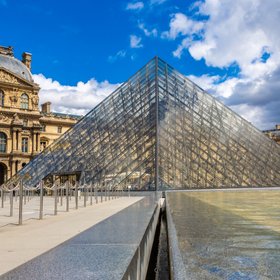 Протечка воды в Лувре повредила около 400 книг в отделе египетских древностей