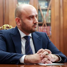 «Слишком эмоционально? Да. Уволен». Губернатор Самарской области с матом уволил главу района