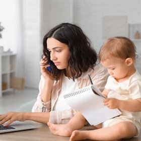 1 млн рублей — такую сумму предложили работодателям выплачивать сотрудникам при рождении ребёнка