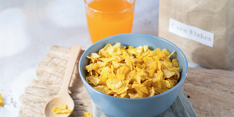 Детокс-соки и хлопья на завтрак: в соцсетях развеивают мифы о «полезных» продуктах и советах