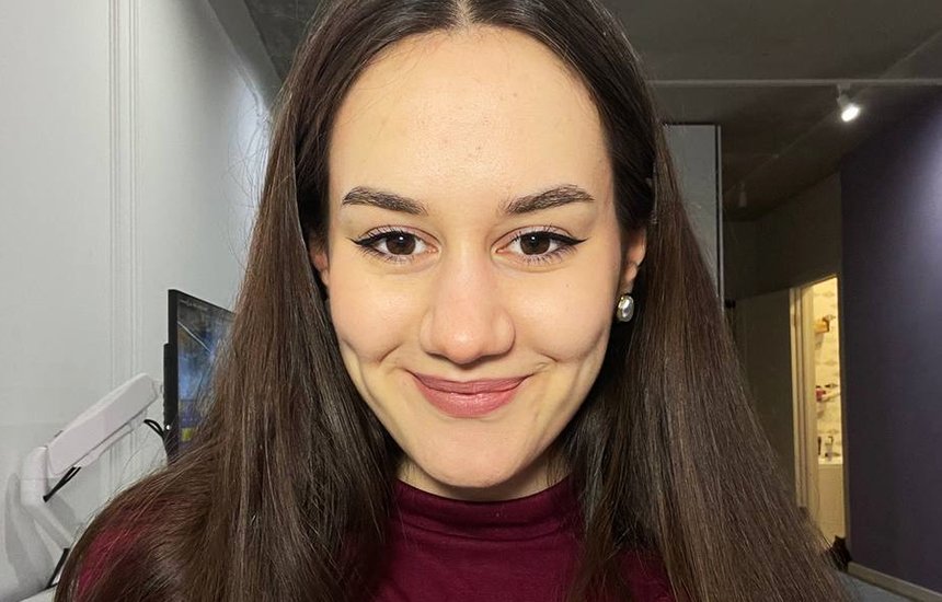 Арина Лысик, блогер, которая озвучивает «Эйфорию» с интонациями «Реальных пацанов»