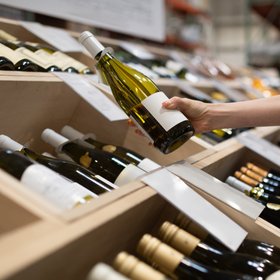 В 2026 году в России разрешат продавать вино на маркетплейсах