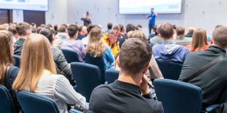 Исследование: в 2019 году 80% компаний в России увеличили расходы на образование сотрудников — в среднем почти на 50%