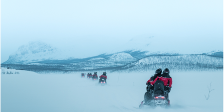 В Пермском крае во время катания на снегоходах пропали 13 туристов