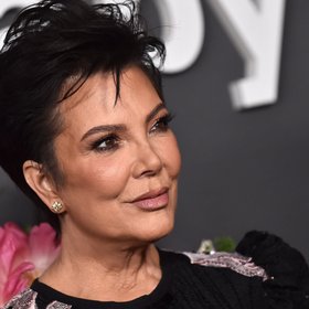 В китайских соцсетях вирусятся изображения Крис Дженнер, ее считают символом удачи, богатства и благополучия