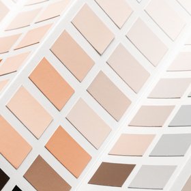 В Pantone назвали оттенок «Облачный танцор» цветом 2026 года