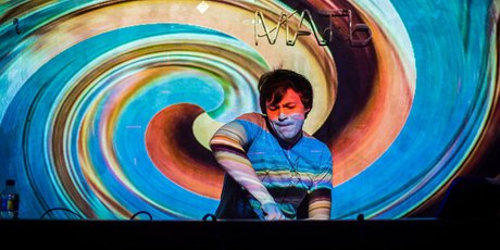 «Любую песню, которая сейчас звучит в вашей голове, можно создать на компьютере, не потратив ни рубля». Основные идеи книги «Твой первый трек»