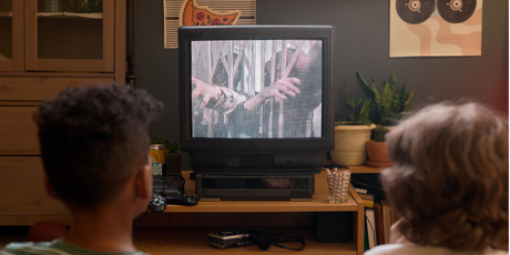 В соцсетях тренд на ностальгию. Зумеры впервые для себя открывают старые сериалы и песни