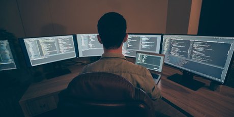 Исследование: в России больше половины специалистов пришли в IT из другой сферы