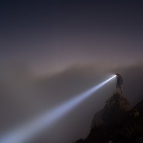 Как пережить нестабильный период, если вы постоянно тревожитесь? Отвечают ученые