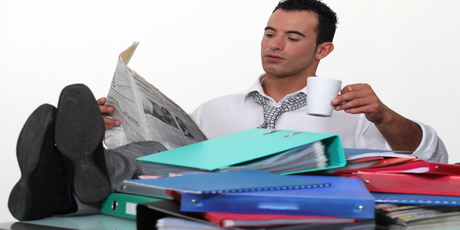 20% россиян имитируют работу и занимаются личными делами между майскими праздниками