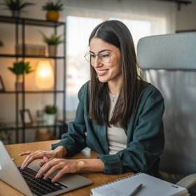 Как организовать рабочее место для удаленки дома: тренды 2025 года