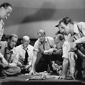 Опрос SuperJob: 39% россиян готовы получать «черную» зарплату