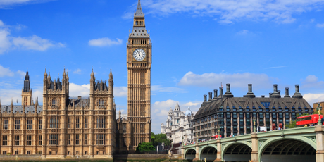 «Вы похожи на собаку моего соседа». В сети завирусились уроки флирта от пожилого британца