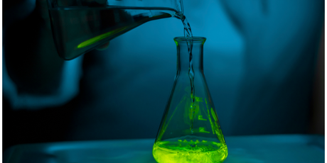 Ученого-любителя из Великобритании арестовали после вызова скорой, власти нашли в его сарае «зелья, смертельные яды и радиоактивные вещества»