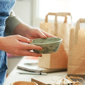 Как заработать на своем хобби: 7 платформ, где можно продавать ручную работу и не только