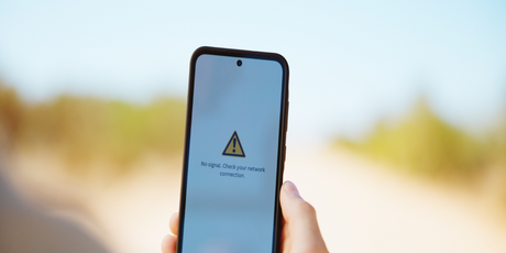 В Госдуме предложили устанавливать таксофоны с выходом в интернет из-за ограничений связи